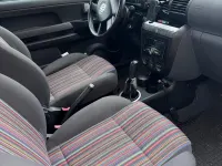 Usado VW Fox 54 CV (39 kW) 2005 Gris Utilitario
