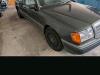 Gebraucht Mercedes 200 75 PS (55 kW) 1990 Schwarz Limousine