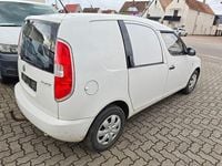 Gebraucht Skoda Roomster 69 PS (50 kW) 2012 Weiß Van / Kleinbus
