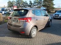 Gebraucht Hyundai ix20 90 PS (66 kW) 2011 Braun Kleinwagen