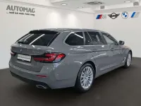 Gebraucht BMW 530e Sport Line 292 PS (214 kW) 2022 Berninagrau bernsteineffekt Kombi