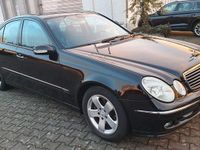 Gebraucht Mercedes E220 Avantgarde 150 PS (110 kW) 2005 Schwarz Limousine