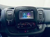 Gebraucht Opel Vivaro 120 PS (88 kW) 2019 Weiß Van / Kleinbus
