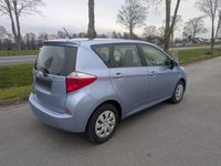 Gebraucht Toyota Verso-S 99 PS (72 kW) 2012 Blau Van / Kleinbus