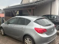 Gebraucht Opel Astra 140 PS (102 kW) 2013 Silber Limousine