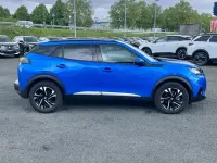 Gebraucht Peugeot e-2008 Allure 100 kW (136 PS) 2022 Blau SUV