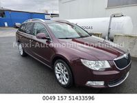 Gebraucht Skoda Superb Ambition 105 PS (77 kW) 2011 Rot Kombi