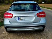 Usata Mercedes GLA200 156 CV (114 kW) 2015 Argento SUV