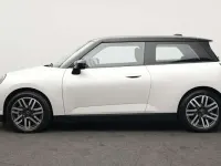 Używany Mini Cooper Classic 135 kW (184 KM) 2025 Biały Hatchback