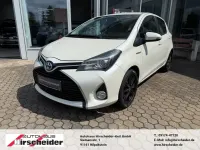 Gebraucht Toyota Yaris Club 101 PS (74 kW) 2014 Weiß Kleinwagen