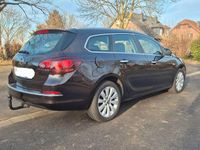 Gebraucht Opel Astra Selection 116 PS (85 kW) 2013 Braun Kombi
