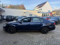 Gebraucht VW Passat 140 PS (102 kW) 2014 Blau Limousine