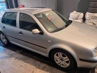 Second-hand VW Golf IV 105 CP (77 kW) 2000 Argintiu Hatchback
