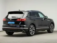 Gebraucht VW Touareg Basis 286 PS (210 kW) 2019 Deep black perleffekt SUV