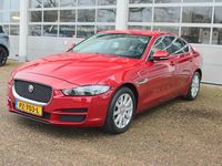 Używany Jaguar XE Prestige 250 KM (183 kW) 2017 Czerwony Sedan/Limuzyna