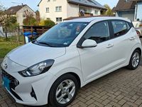 Gebraucht Hyundai i10 Trend 84 PS (61 kW) 2023 Weiß Kleinwagen