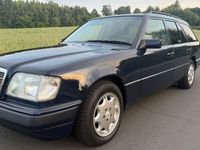Gebraucht Mercedes E300 136 PS (100 kW) 1994 Blau Kombi