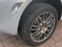 Second-hand Porsche Cayenne 250 CP (183 kW) 2005 Argintiu SUV