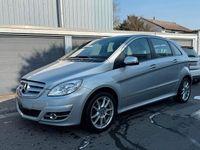 Gebraucht Mercedes B180 109 PS (80 kW) 2011 Silber Van / Kleinbus