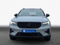 Neu Volvo XC40 Plus 163 PS (119 kW) 2026 Grau SUV