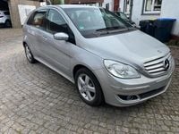 Gebraucht Mercedes B200 136 PS (100 kW) 2008 Silber Van / Kleinbus