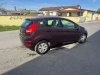 Gebraucht Ford Fiesta Trend 82 PS (60 kW) 2010 Rot Limousine
