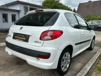Gebraucht Peugeot 206+ Basis 75 PS (55 kW) 2009 Weiß Kleinwagen