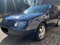 Gebraucht VW Bora Highline 105 PS (77 kW) 2001 Blau Kombi