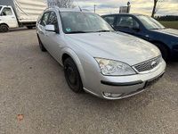 Usado Ford Mondeo Ambiente 125 CV (91 kW) 2006 Plateado Familiar