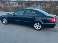 Gebraucht Mercedes E220 150 PS (110 kW) 2005 Blau Limousine