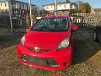 Gebraucht Toyota Aygo 68 PS (50 kW) 2013 Rot Kleinwagen