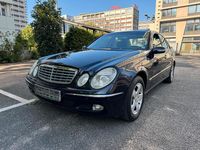 Gebraucht Mercedes E200 163 PS (119 kW) 2004 Blau Limousine
