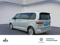 Gebraucht VW Multivan Basis 150 PS (110 kW) 2023 Silber Van / Kleinbus