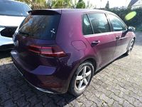 Gebraucht VW Golf Highline 150 PS (110 kW) 2017 Violett touch pearl Limousine