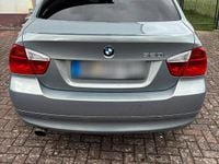 Gebraucht BMW 320 150 PS (110 kW) 2005 Andere farben Limousine