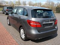 Gebraucht Mercedes B180 Style 122 PS (89 kW) 2018 Grau Kleinwagen