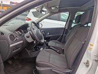 Gebraucht Renault Clio II Night&Day 75 PS (55 kW) 2011 Gletscherweiss Kleinwagen