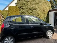 Gebraucht Hyundai i10 Edition 69 PS (50 kW) 2013 Schwarz Kleinwagen