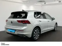 Gebraucht VW Golf VIII Active 150 PS (110 kW) 2023 Silber Limousine