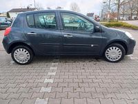 Gebraucht Renault Clio II 75 PS (55 kW) 2008 Grau Kleinwagen