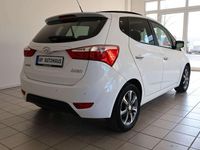 Gebraucht Hyundai ix20 125 PS (91 kW) 2017 Weiß Kleinwagen