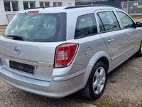 Gebraucht Opel Astra Edition 101 PS (74 kW) 2008 Silber Limousine