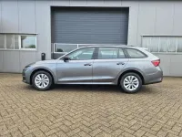 Neu Skoda Octavia Selection 150 PS (110 kW) 2026 Grau Kombi
