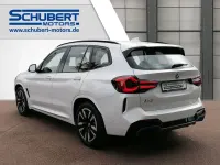 Gebraucht BMW iX3 M Sport 210 kW (286 PS) 2023 Weiß SUV
