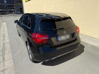 Gebraucht Mercedes A180 122 PS (89 kW) 2017 Schwarz Limousine