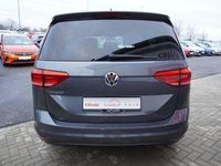 Gebraucht VW Touran Highline 150 PS (110 kW) 2020 Grau Van / Kleinbus