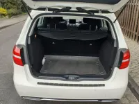 Gebraucht Mercedes B180 Style 122 PS (89 kW) 2017 Weiß Van / Kleinbus