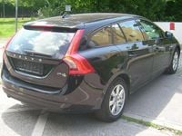 Gebraucht Volvo V60 Kinetic 114 PS (83 kW) 2011 Schwarz Kombi