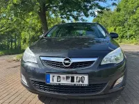 Gebraucht Opel Astra Edition 116 PS (85 kW) 2012 Schwarz Limousine