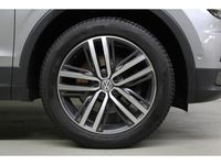 Gebraucht VW Tiguan Allspace Highline 239 PS (175 kW) 2020 Pyrite silver metallic SUV